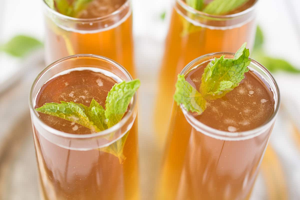 This Early Grey ginger spritzer is a light, refreshing summery drink made of just Earl Grey tea and non alcoholic ginger beer. A simple 2 ingredient drink perfect for sipping on those warmer days or evenings as the sun goes down.