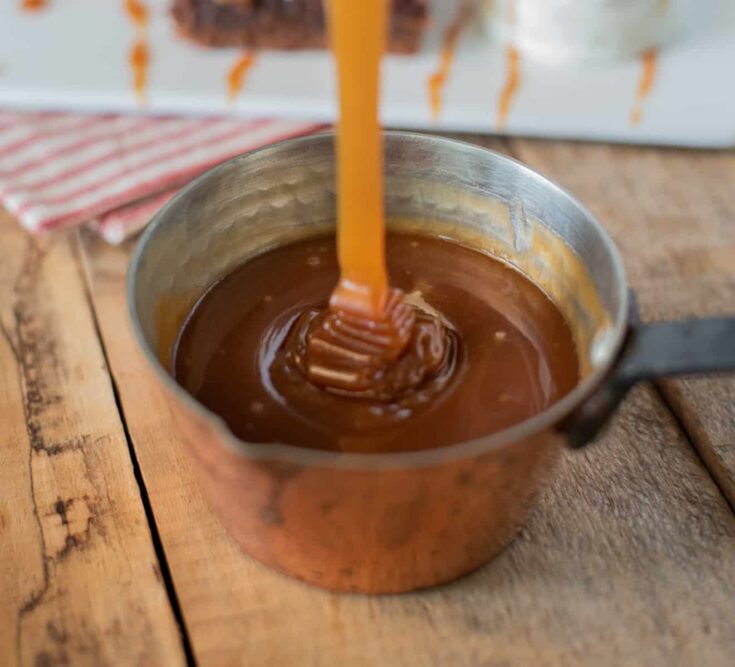 Thick caramel sauce dripping