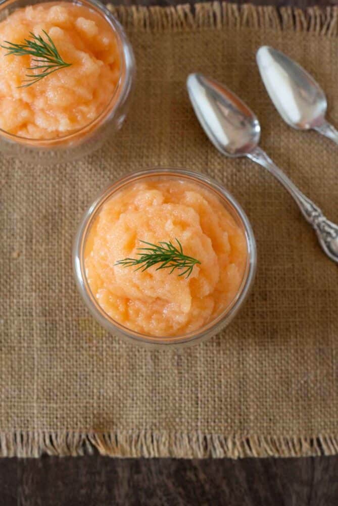 2 glass bowls of cantaloupe granita